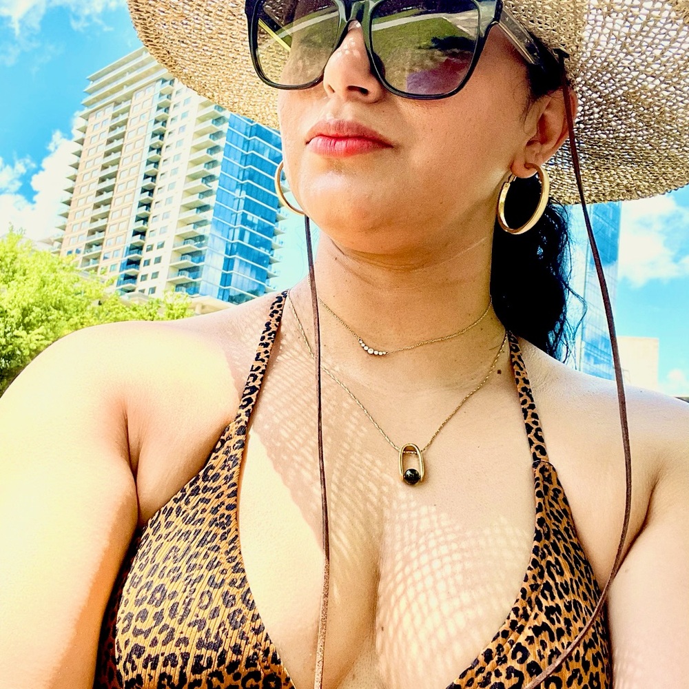 Meet your Posher, Laura